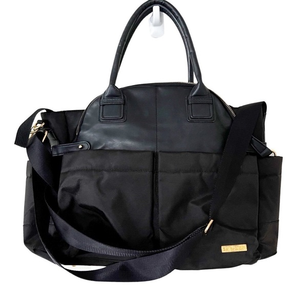 SKIP HOP Multifunction Large Crossbody Shoulder Diaper Bag in Black - Picture 1 of 11
